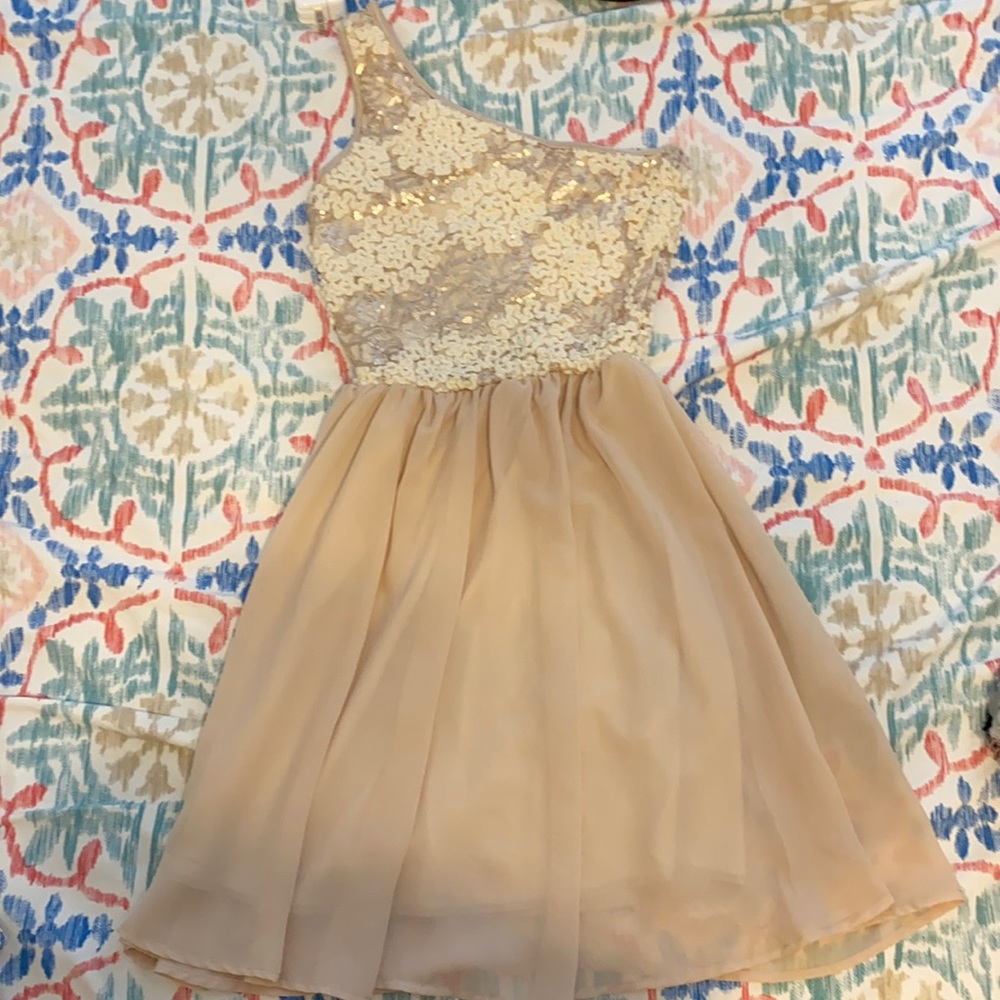Women’s dress, one shoulder. Small